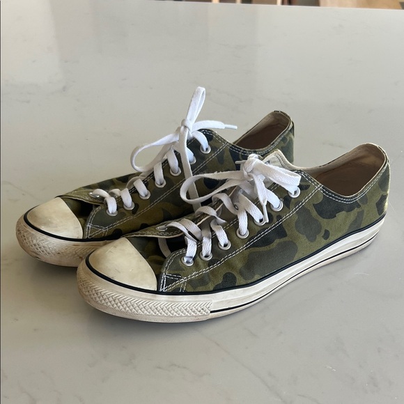 low top camo Converse sneakers - Picture 1 of 1